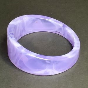 VINTAGE Purple PLASTIC Marble Swirl LUCITE Round BANGLE BRACELET MADE IN Hong
